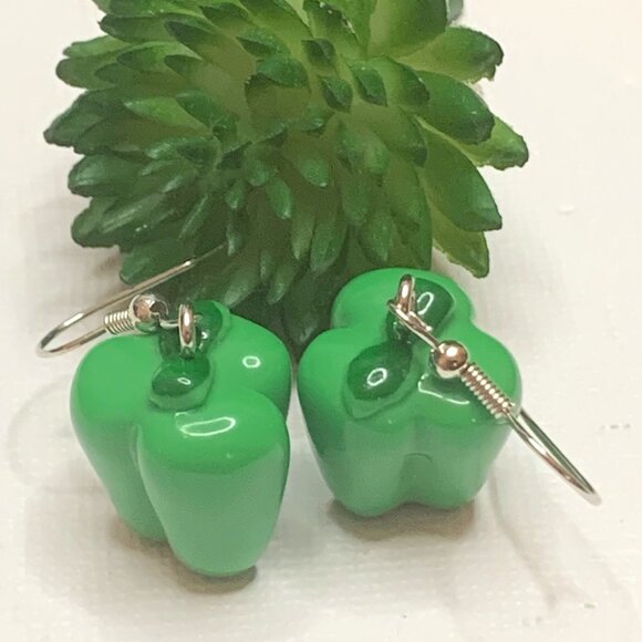 Green Pepper Earring, Funny Food Earring, Gift Idea, Food Jewelry, Chef Earring - Picture 2 of 7